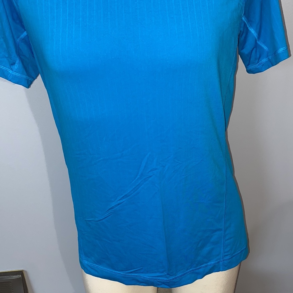 Lululemon Mens V Neck Tee - Picture 3 of 14